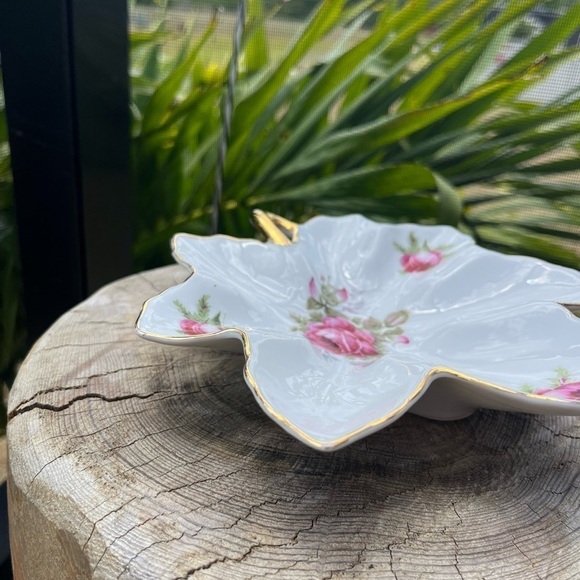 Vintage Lefton China Hand Painted Leaf Shape Elegant Rose Trinket Nest Dish - Picture 5 of 8
